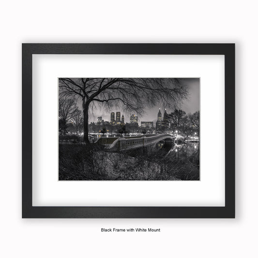 New York Central Park Bridge b&w - Mounted & Framed Art Print