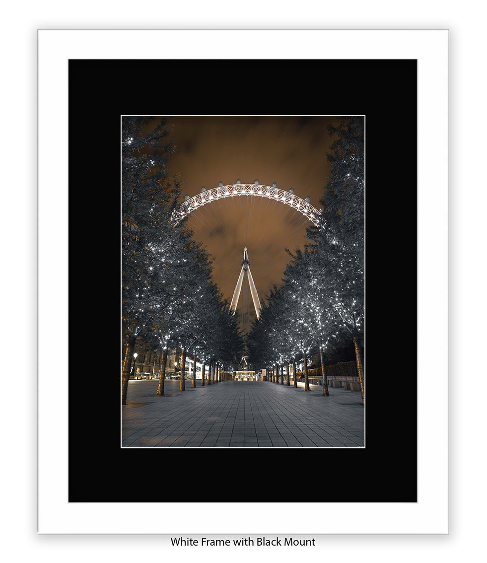 London - Eye Sparkling Millenium Avenue - Mounted & Framed Art Print