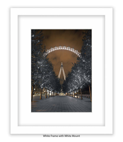 London - Eye Sparkling Millenium Avenue - Mounted & Framed Art Print